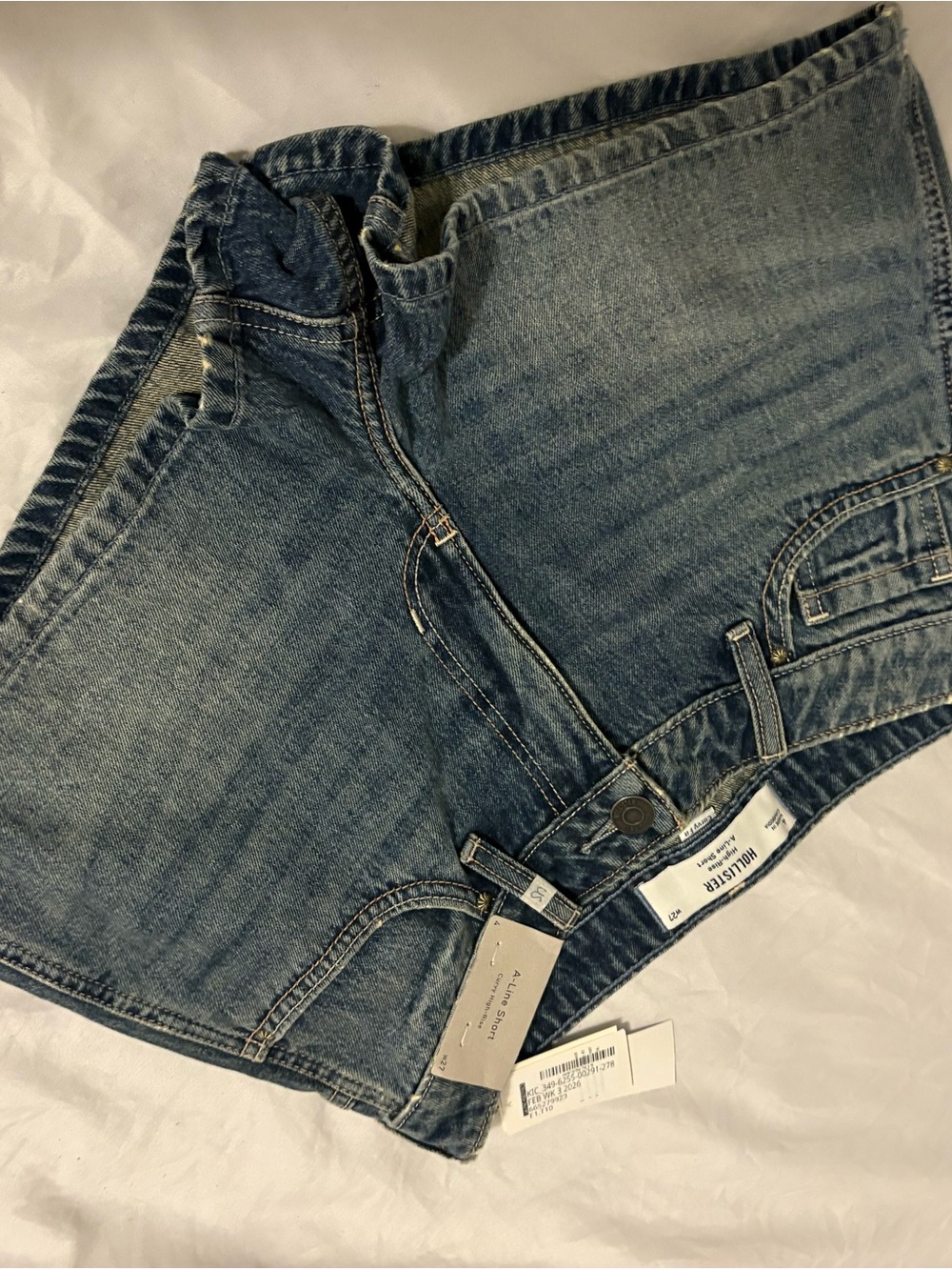Hollister High-Rise Medium Blue Jeans